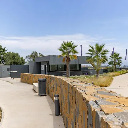 Апартаменты Modern Highend Oasis W/sea Views