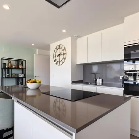 Modern Highend Oasis W/sea Views *