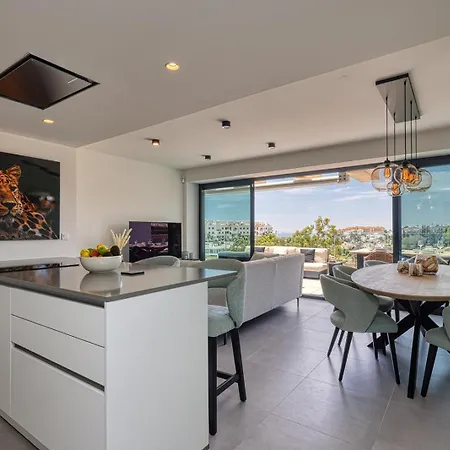 Modern Highend Oasis W/sea Views